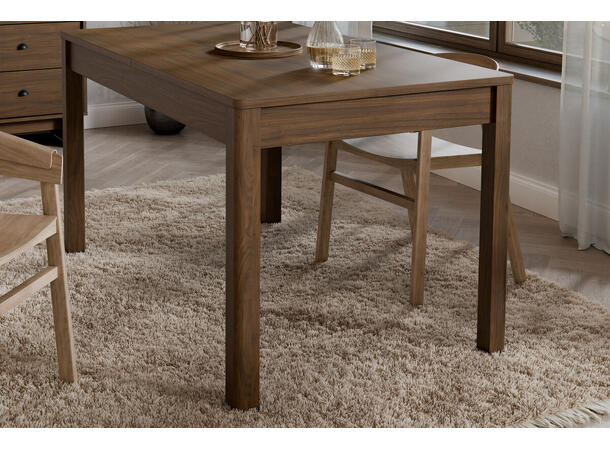Valmo uttrekkbart spisebord 137–177 × 80 cm – Valnøtt